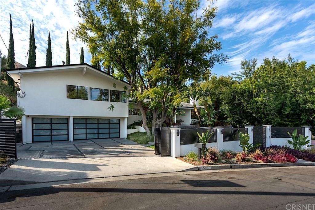 Property Photo: 5265 Del Moreno Drive CA 91364