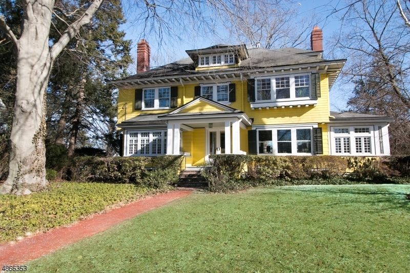 Property Photo:  269 Woodside Ave  NJ 07450 