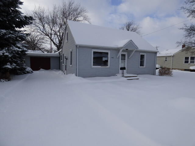 Property Photo:  1406 Vine St  WI 53182 