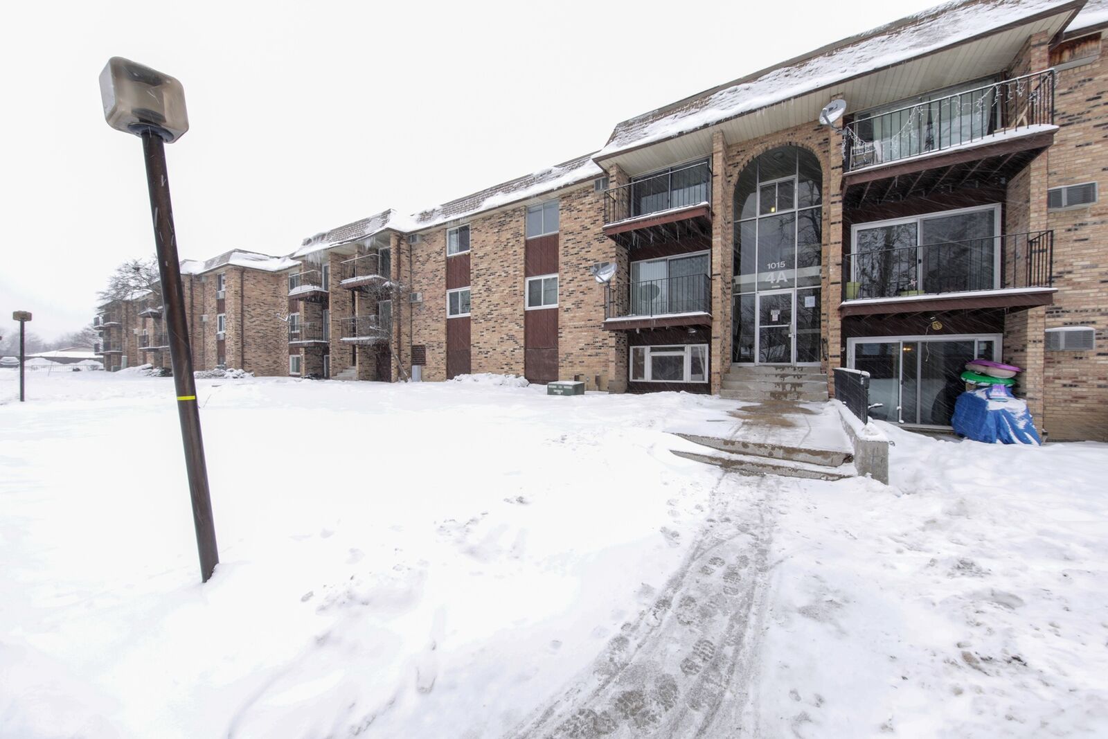 Property Photo:  1015 Higgins Quarters Drive 313  IL 60169 