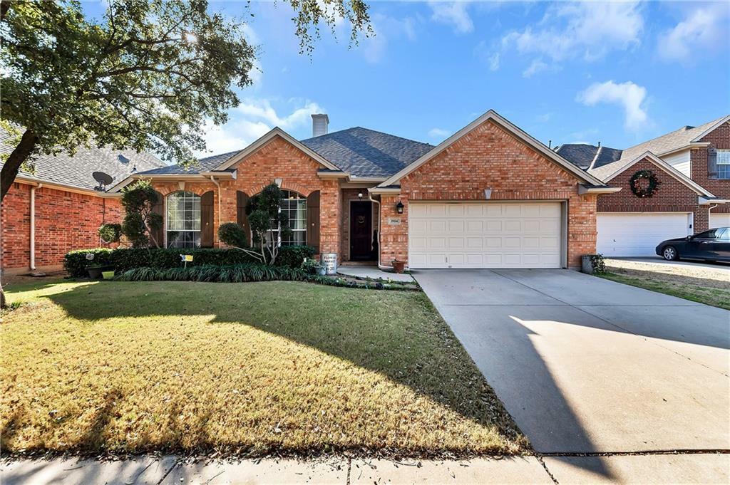 Property Photo: 3904 Vernon Way TX 76244