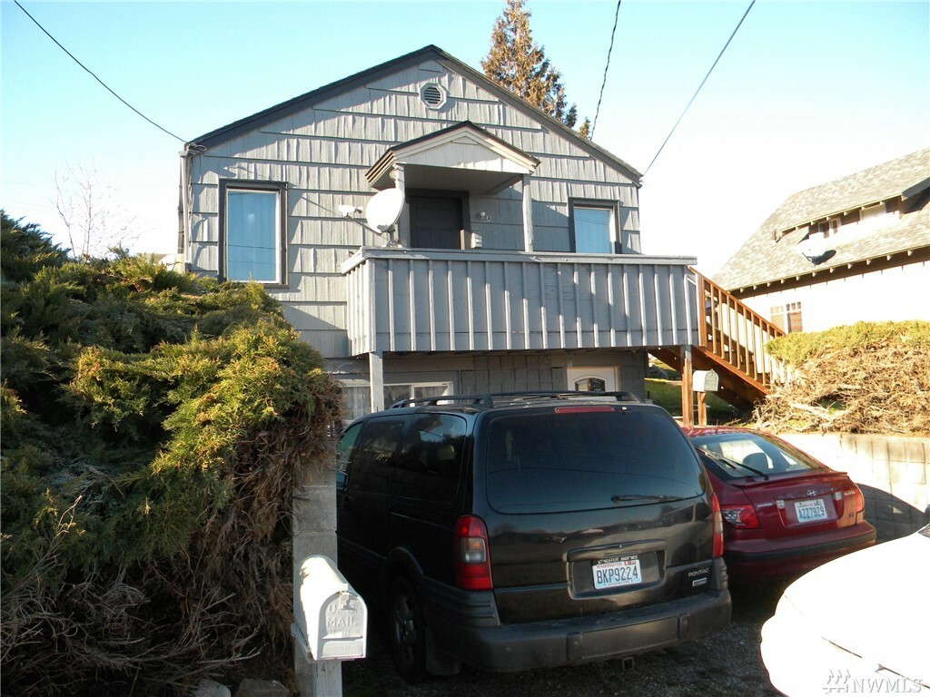 Property Photo: 1004 Monitor WA 98801