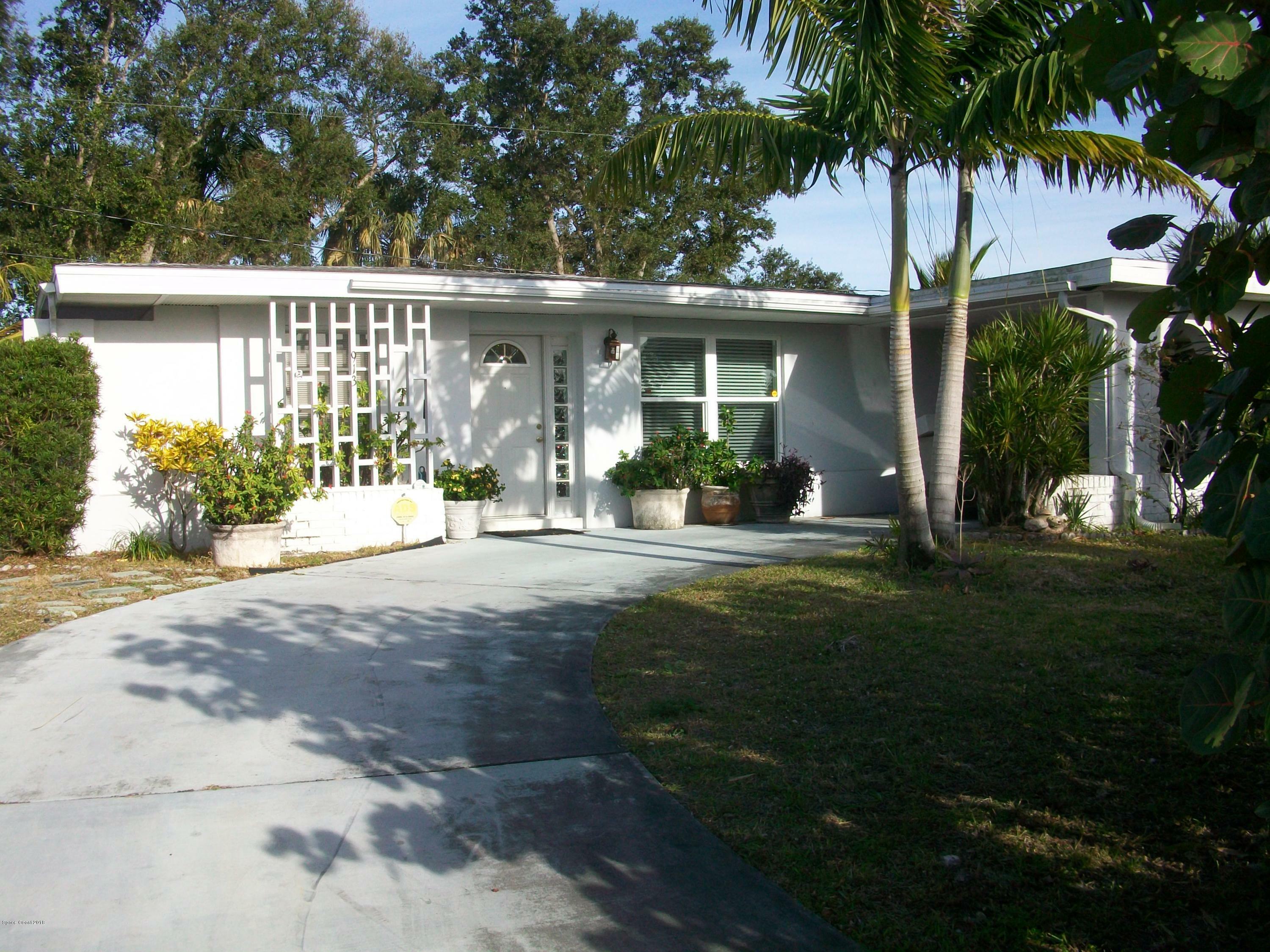 Property Photo:  913 Darwin Lane NE  FL 32905 