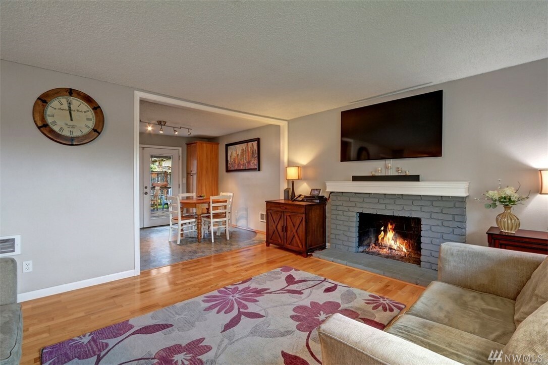 Property Photo: 9210 166th Place NE WA 98052
