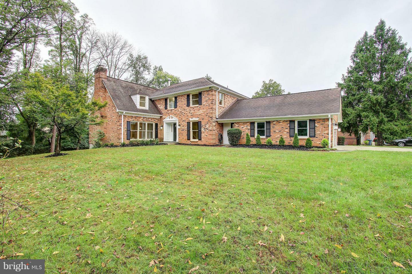 Property Photo:  6100 Wayside Drive  MD 20852 