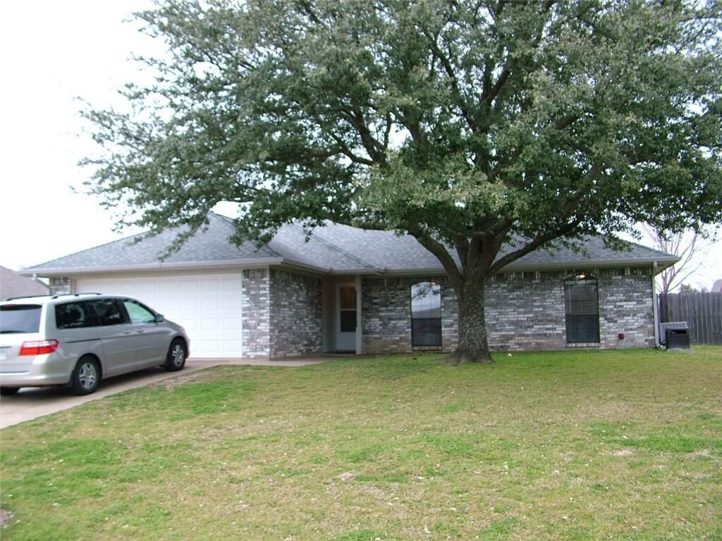 Property Photo: 1908 Bordeaux Lane TX 75402