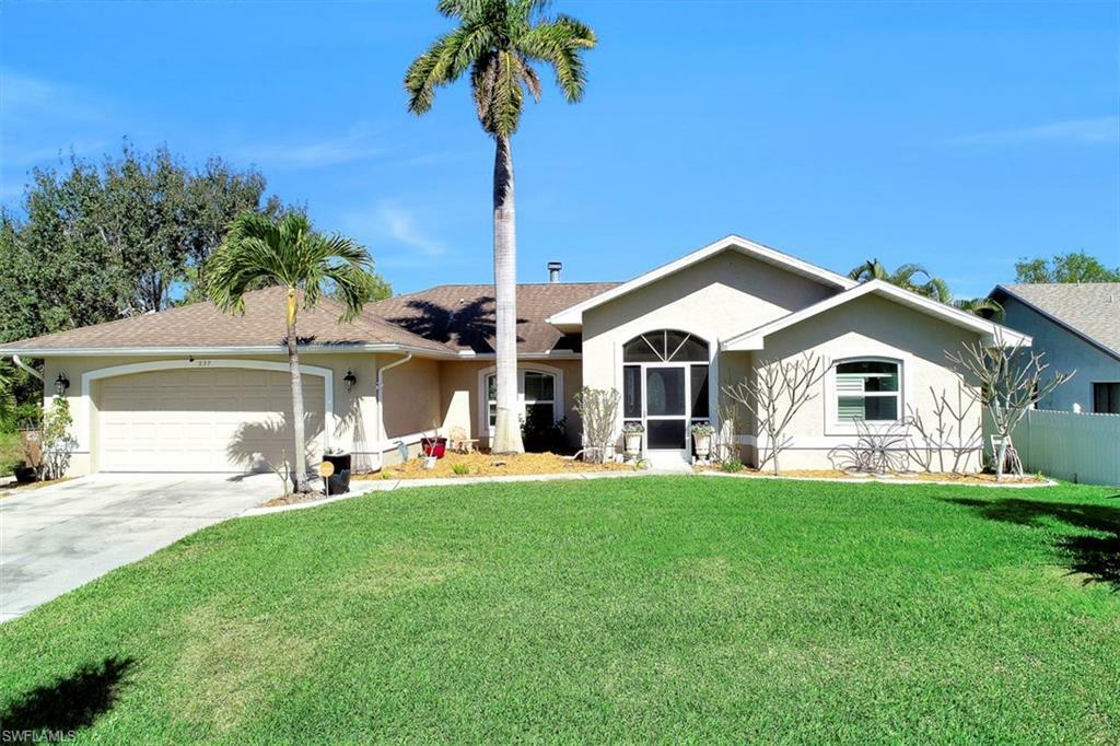 Property Photo:  237 SE 2nd Street  FL 33990 