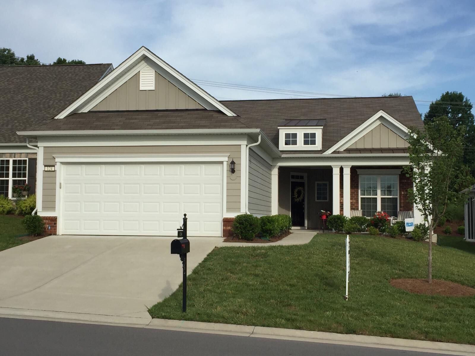 Property Photo:  124 Southern Way Blvd  TN 37122 