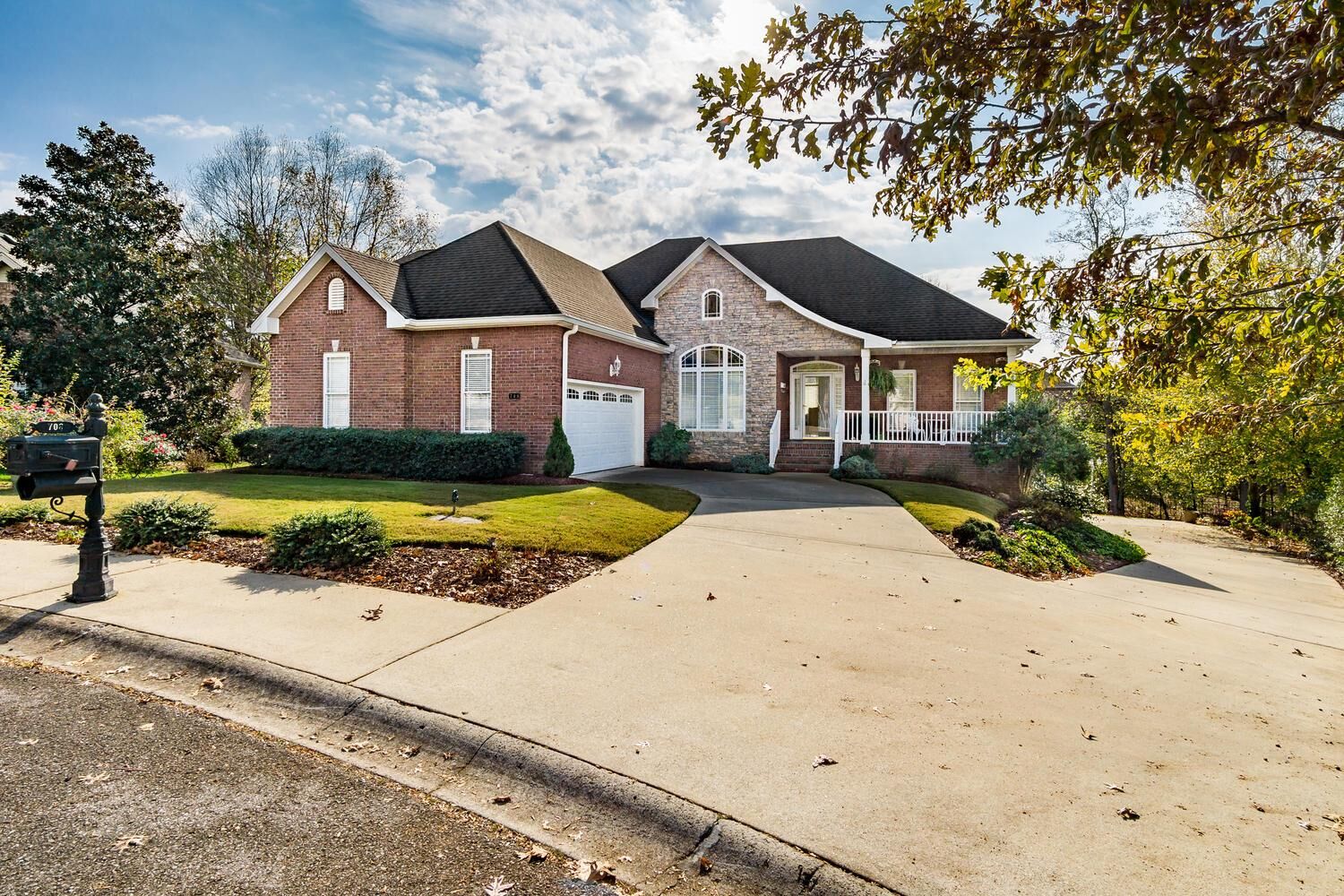 Property Photo: 708 Courtland Ave TN 37043