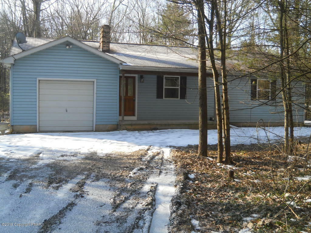 Property Photo:  104 Wood Ln  PA 18058 