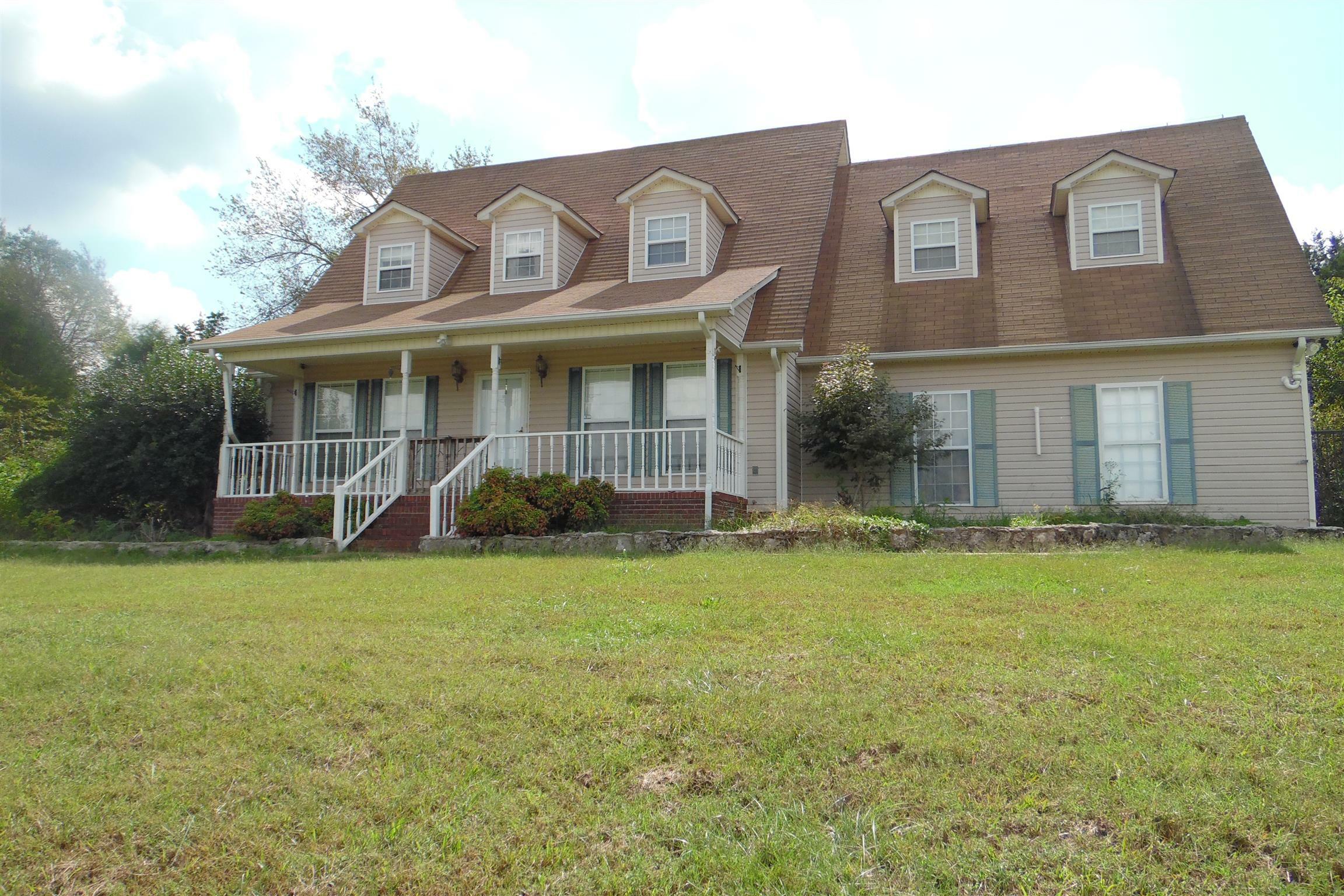 Property Photo: 607 Old Agnew Rd TN 38478