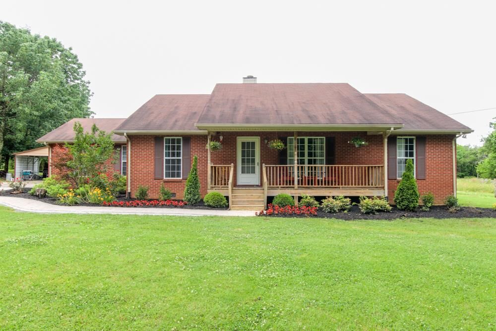 Property Photo: 1634 John Windrow Rd TN 37060