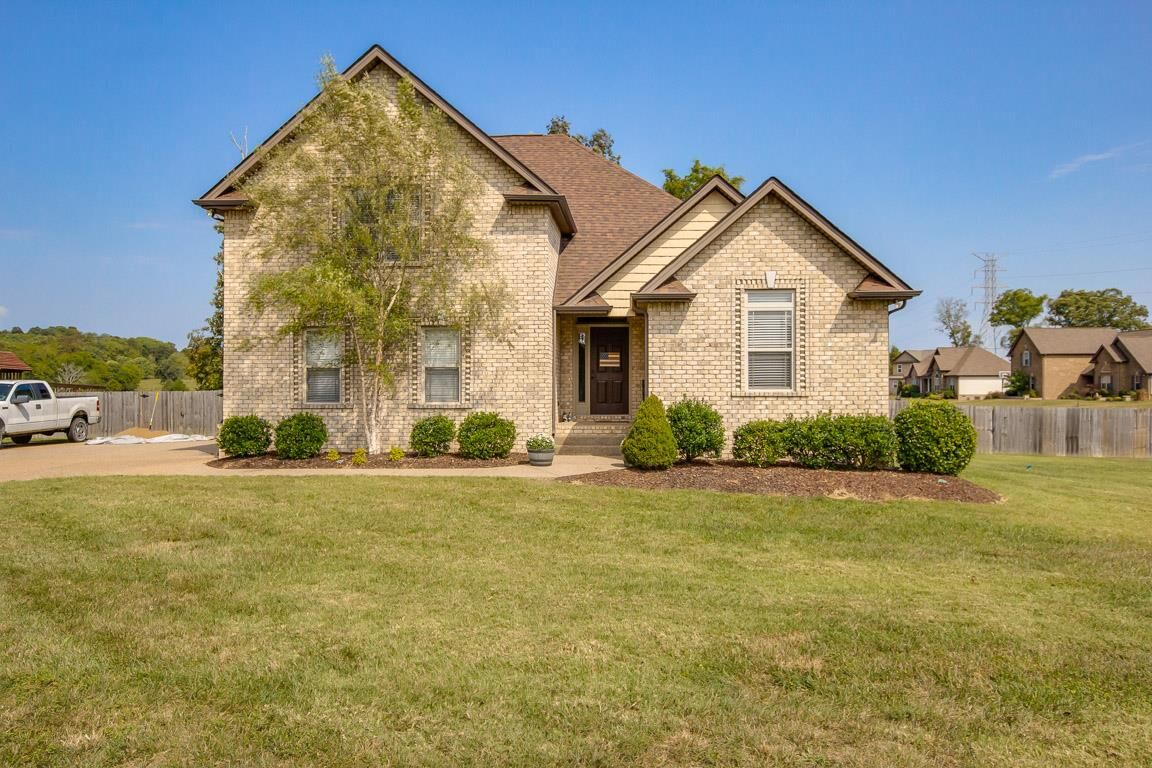 Property Photo: 1010 Legends Way TN 37090