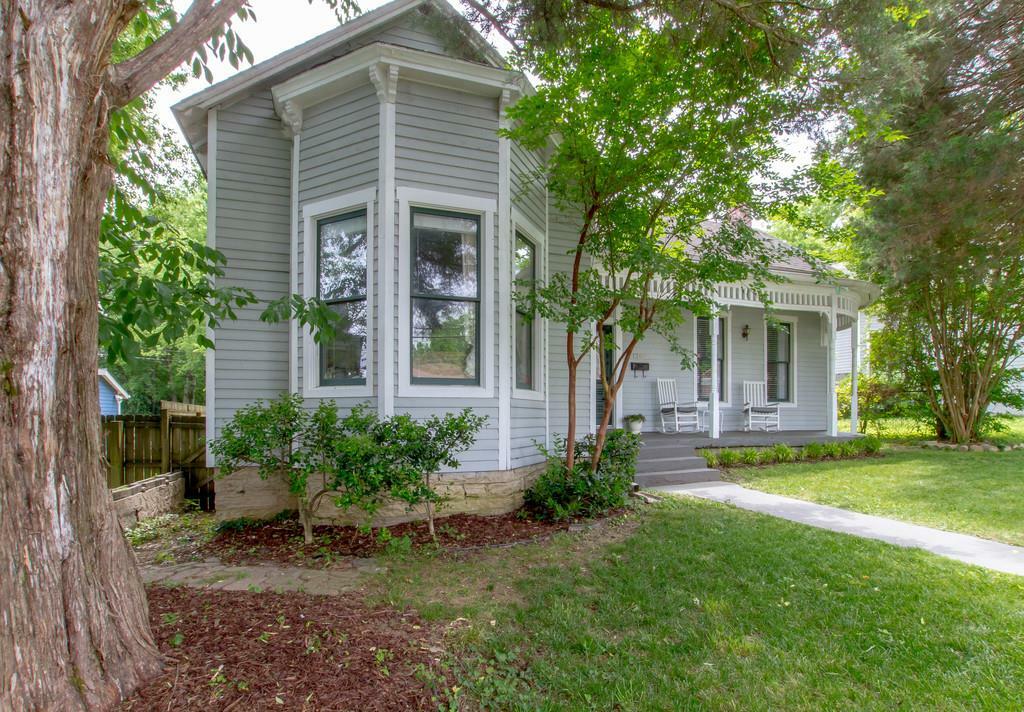 Property Photo: 1302 Shelby Ave TN 37206