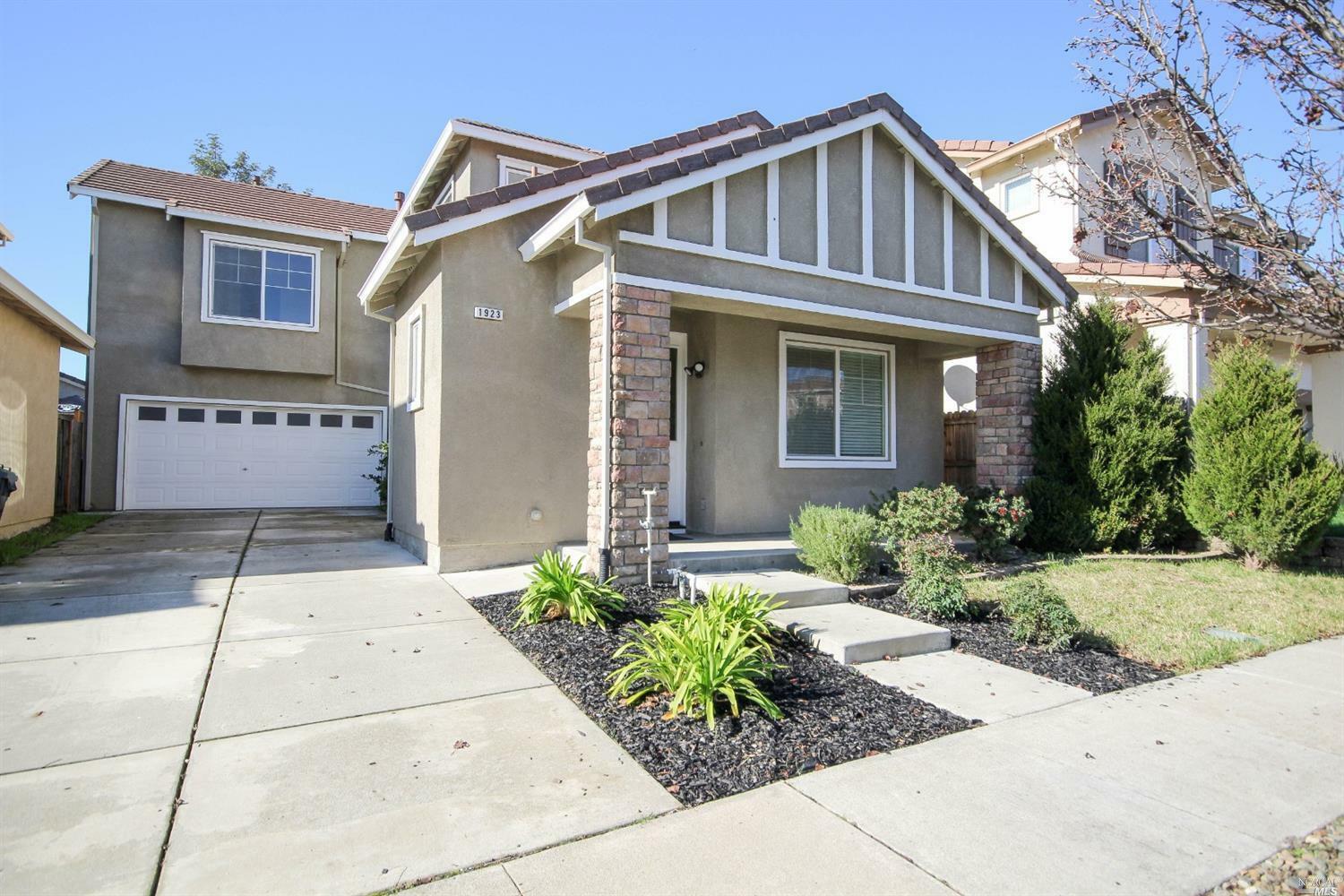 Property Photo:  1923 Leaning Oak Drive  CA 94534 