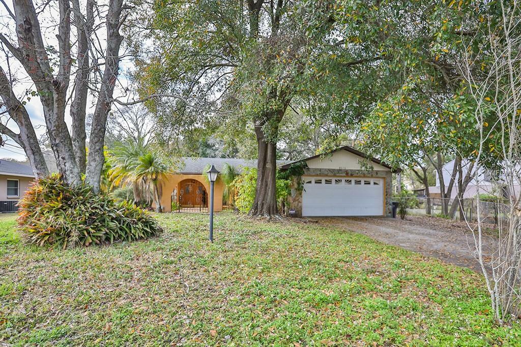 Property Photo:  8616 Blossom Avenue  FL 33614 