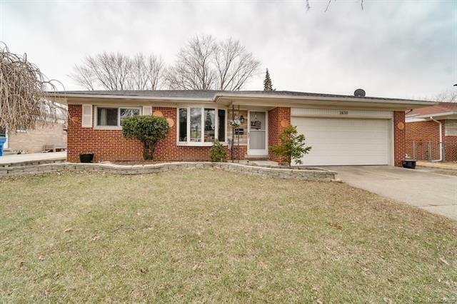 Property Photo:  2630 Dundee Drive  MI 48092 