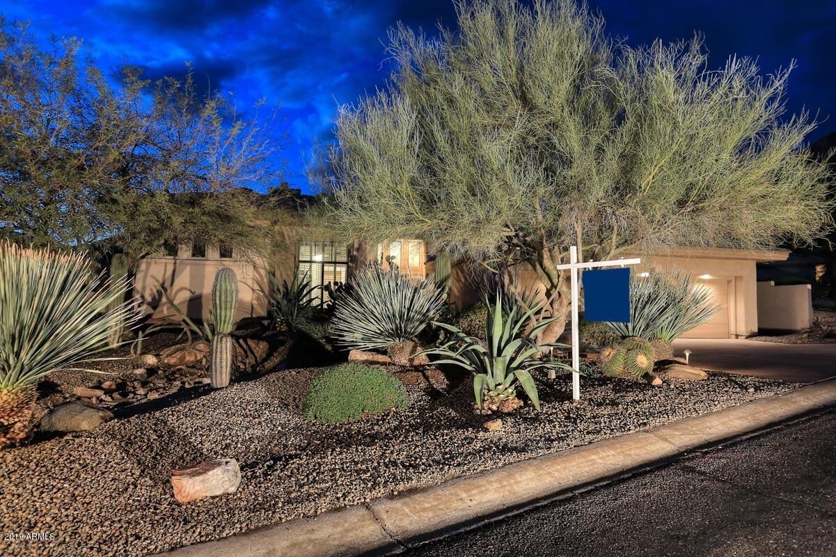 Property Photo: 12410 N 136th Place AZ 85259