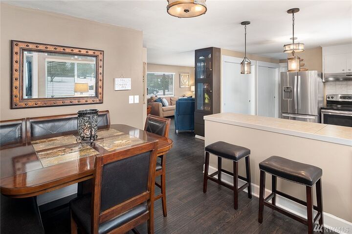 Property Photo: 105 Riverview Dr NE WA 98002