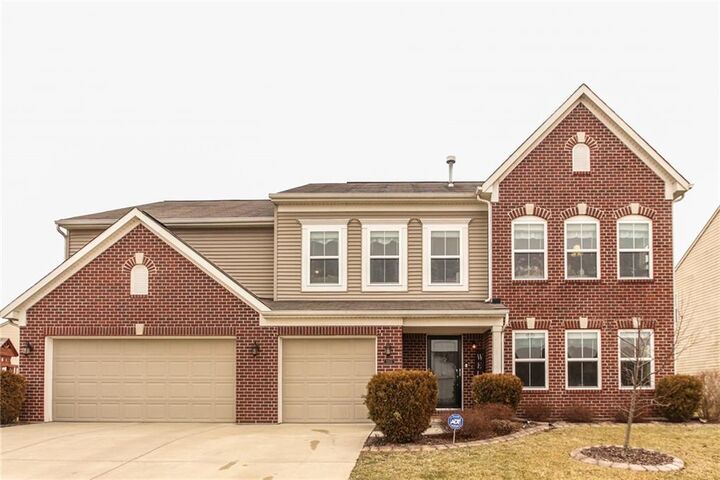 2213 Southlake Avenue N  Greenwood IN 46143 photo