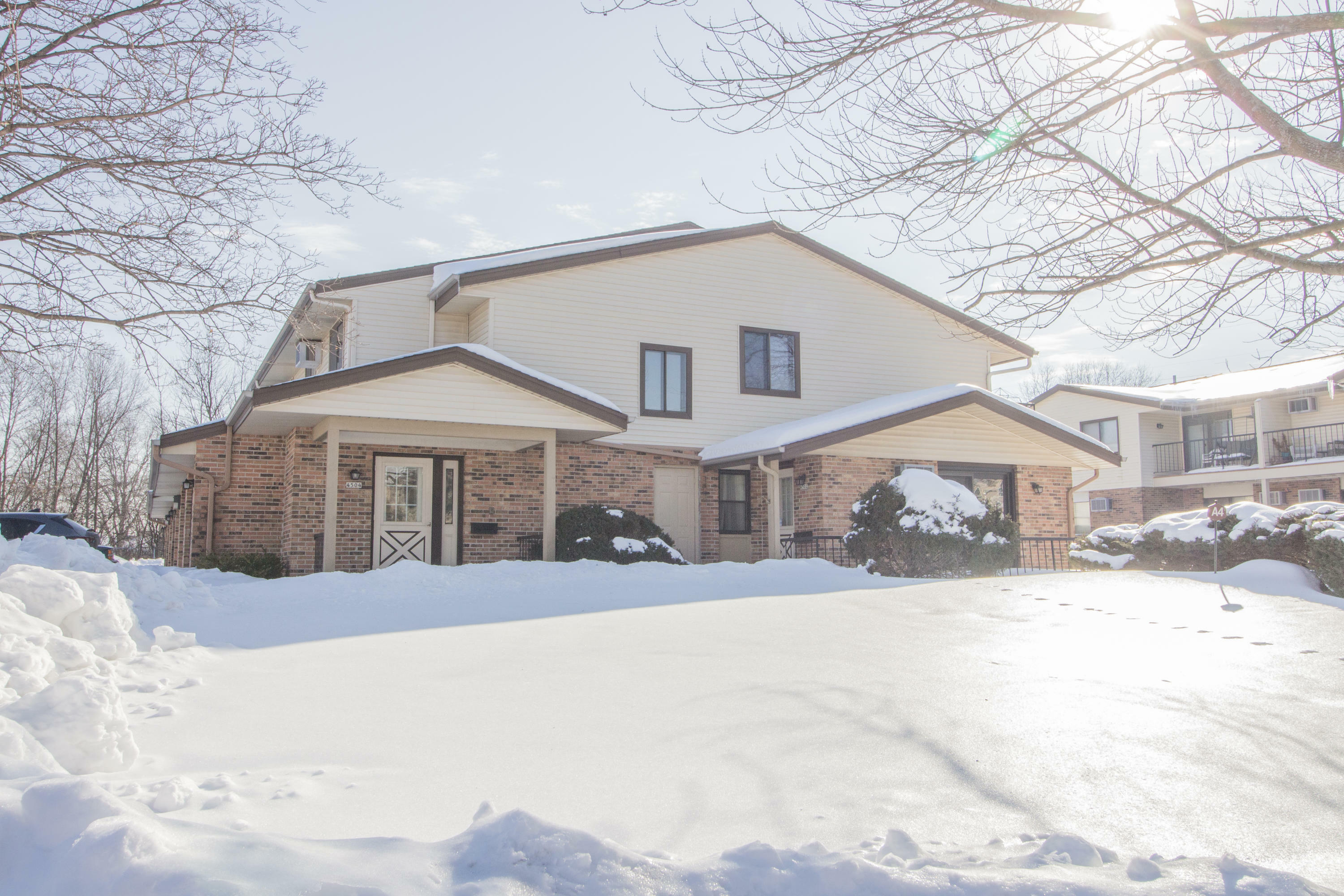 Property Photo:  4504 S Greenridge Cir  WI 53220 