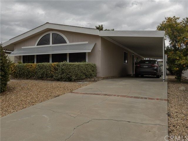 Property Photo:  29050 Calle Alta  CA 92563 