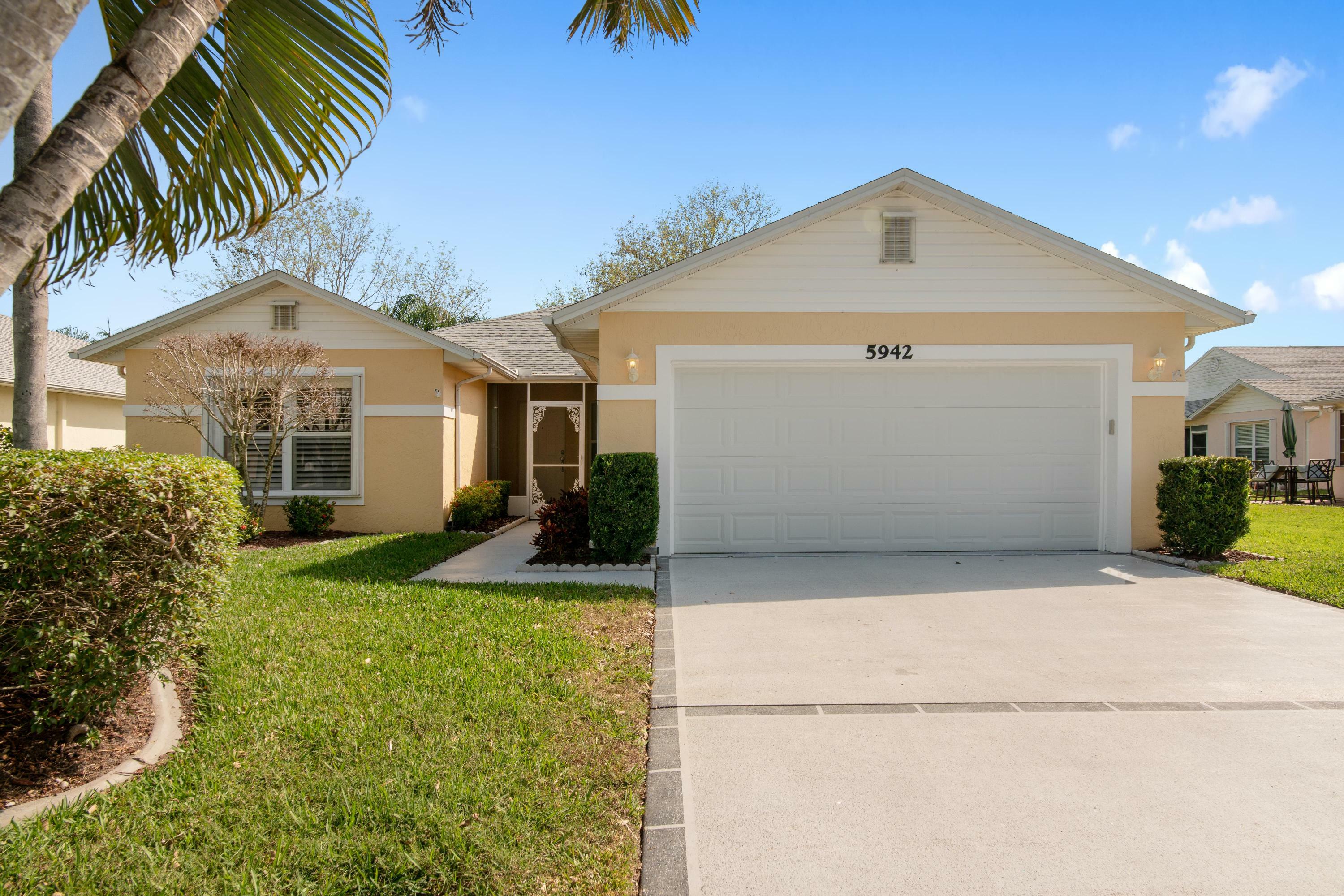 Property Photo:  5942 Alexandria Circle  FL 34982 