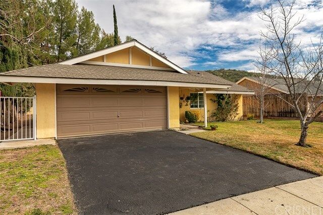 Property Photo:  30202 Abelia Road  CA 91387 
