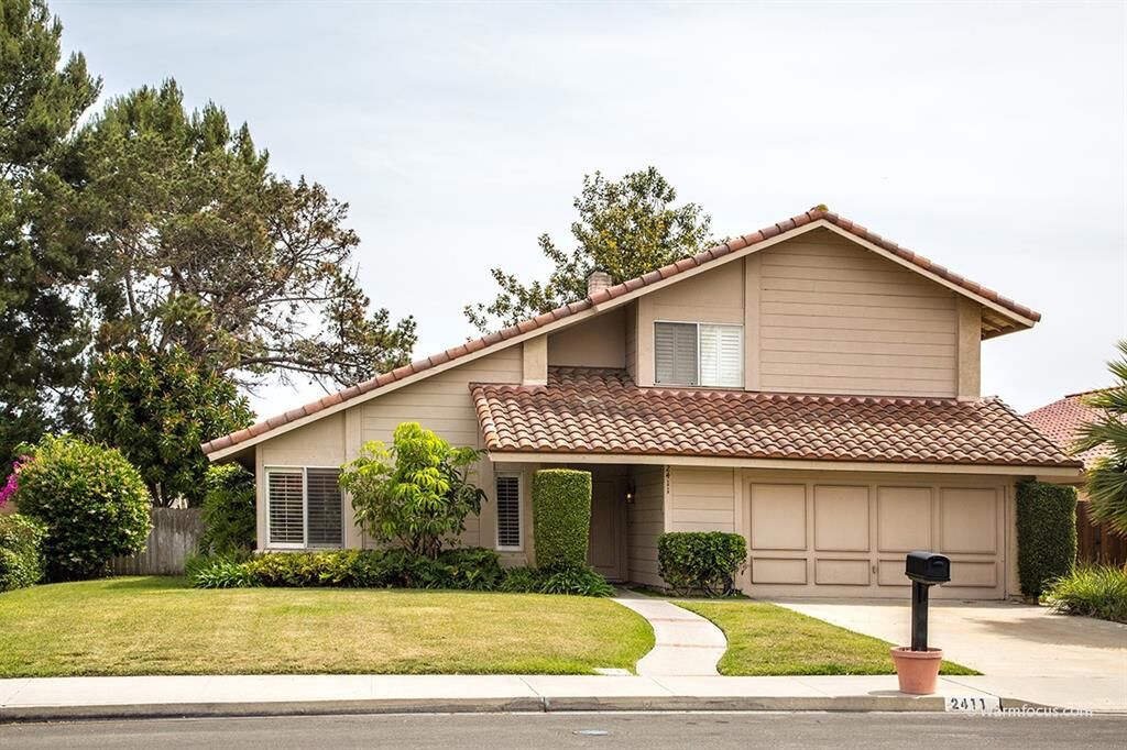 Property Photo:  2411 El Bosque  CA 92009 