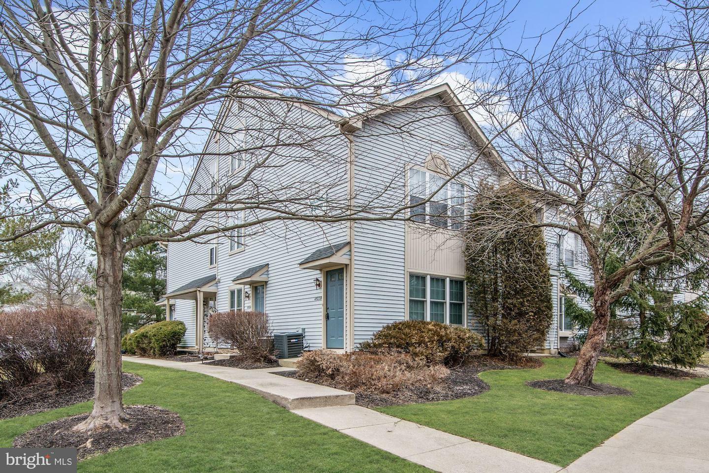 Property Photo:  4502 Albridge Way B  NJ 08054 