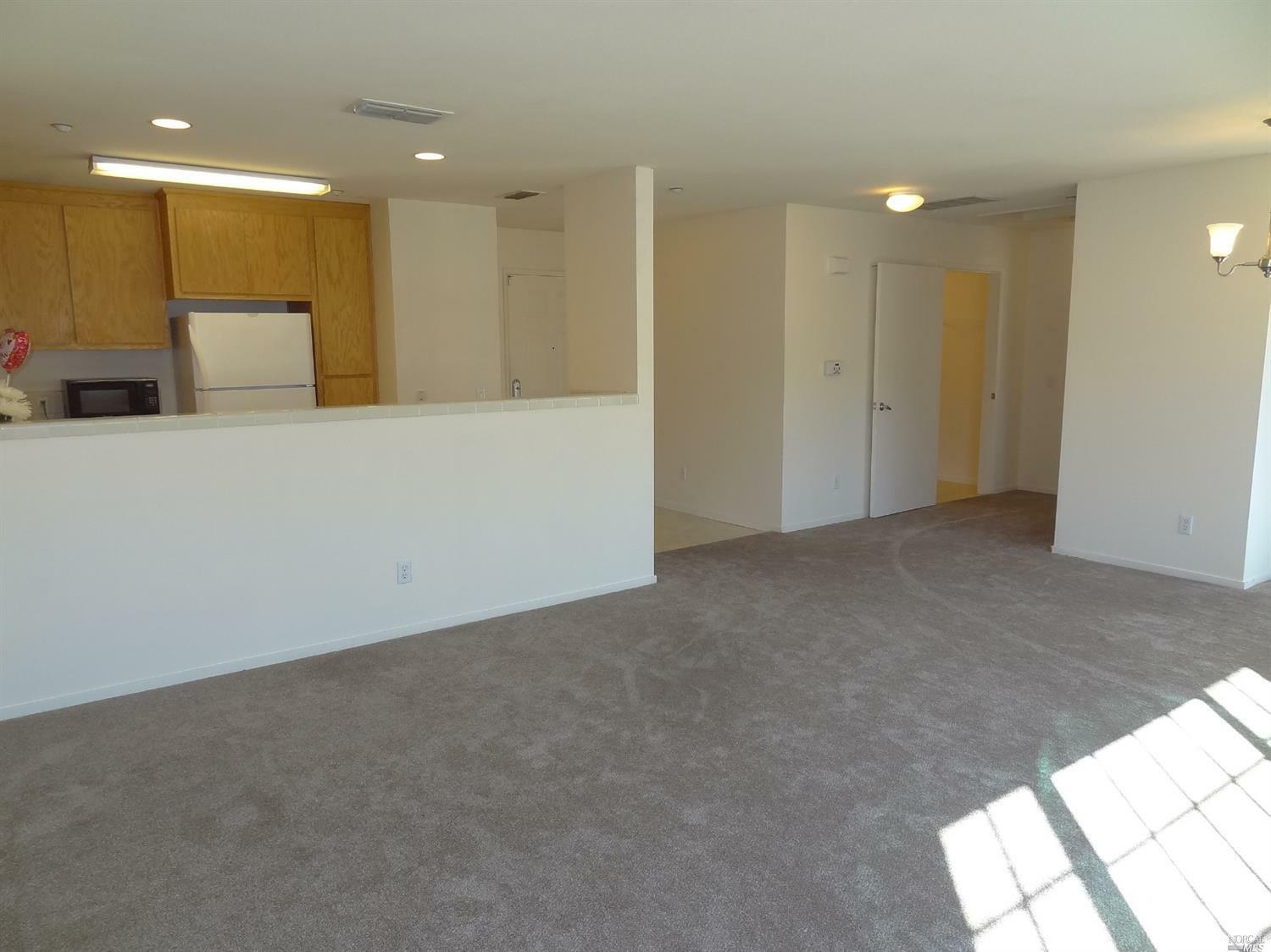 Property Photo:  530 Entrada Drive 205  CA 94949 