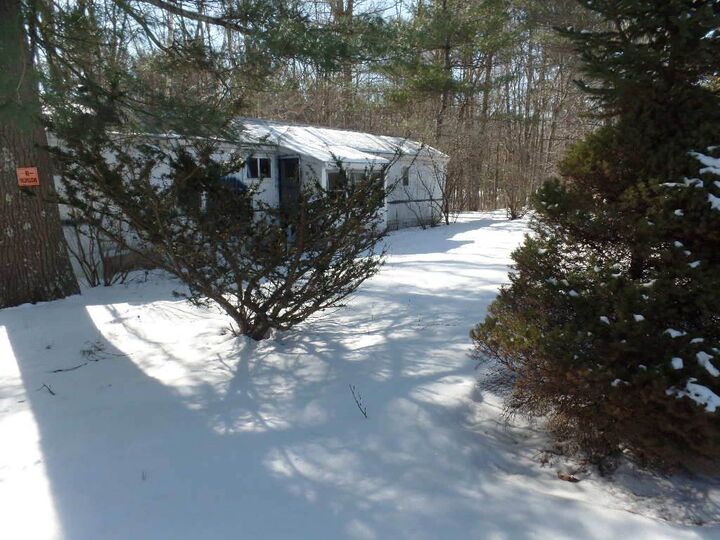Property Photo:  7 Otter Road  NH 03077 