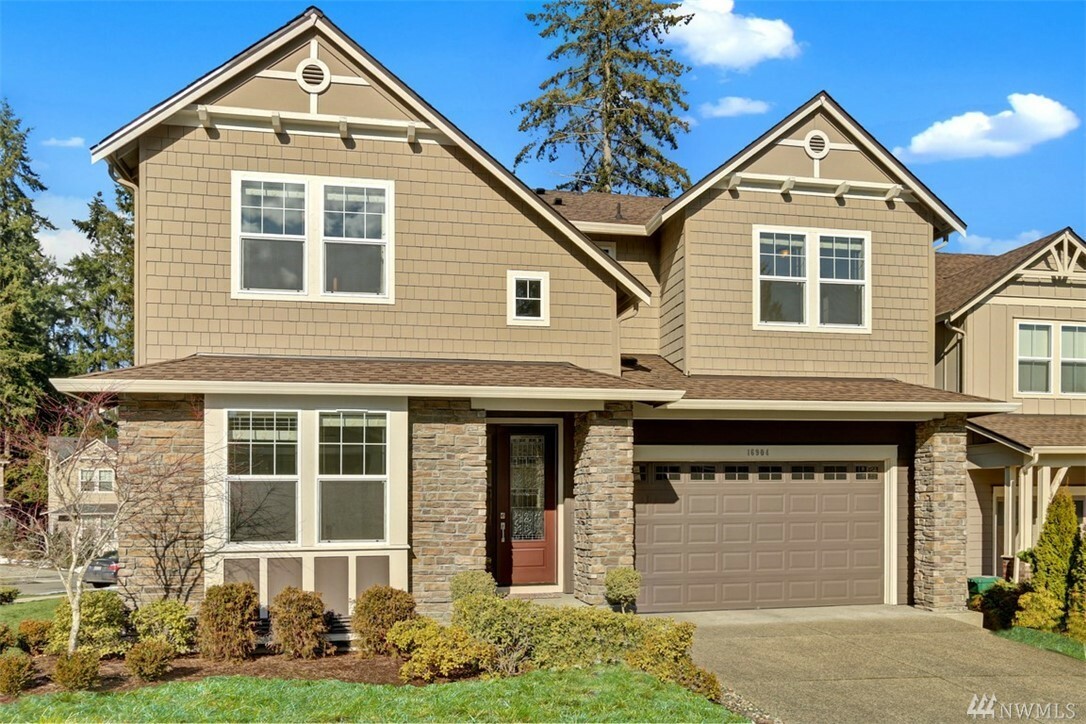 Property Photo: 16904 NE 122nd Ct WA 98052