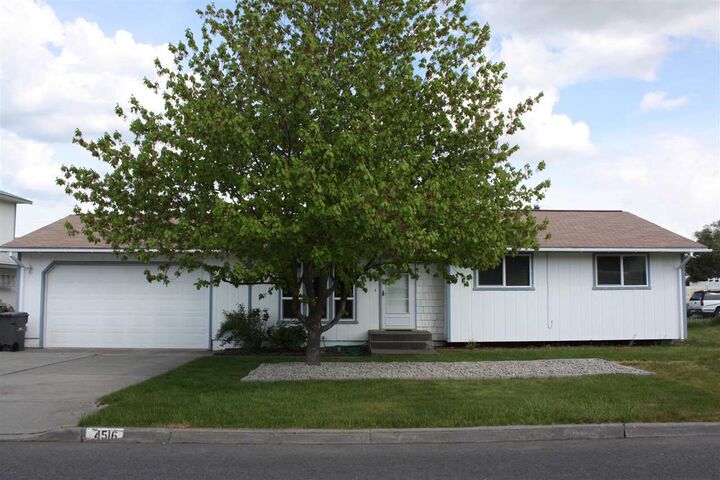 4516 N Woodlawn Dr  Spokane WA 99216 photo