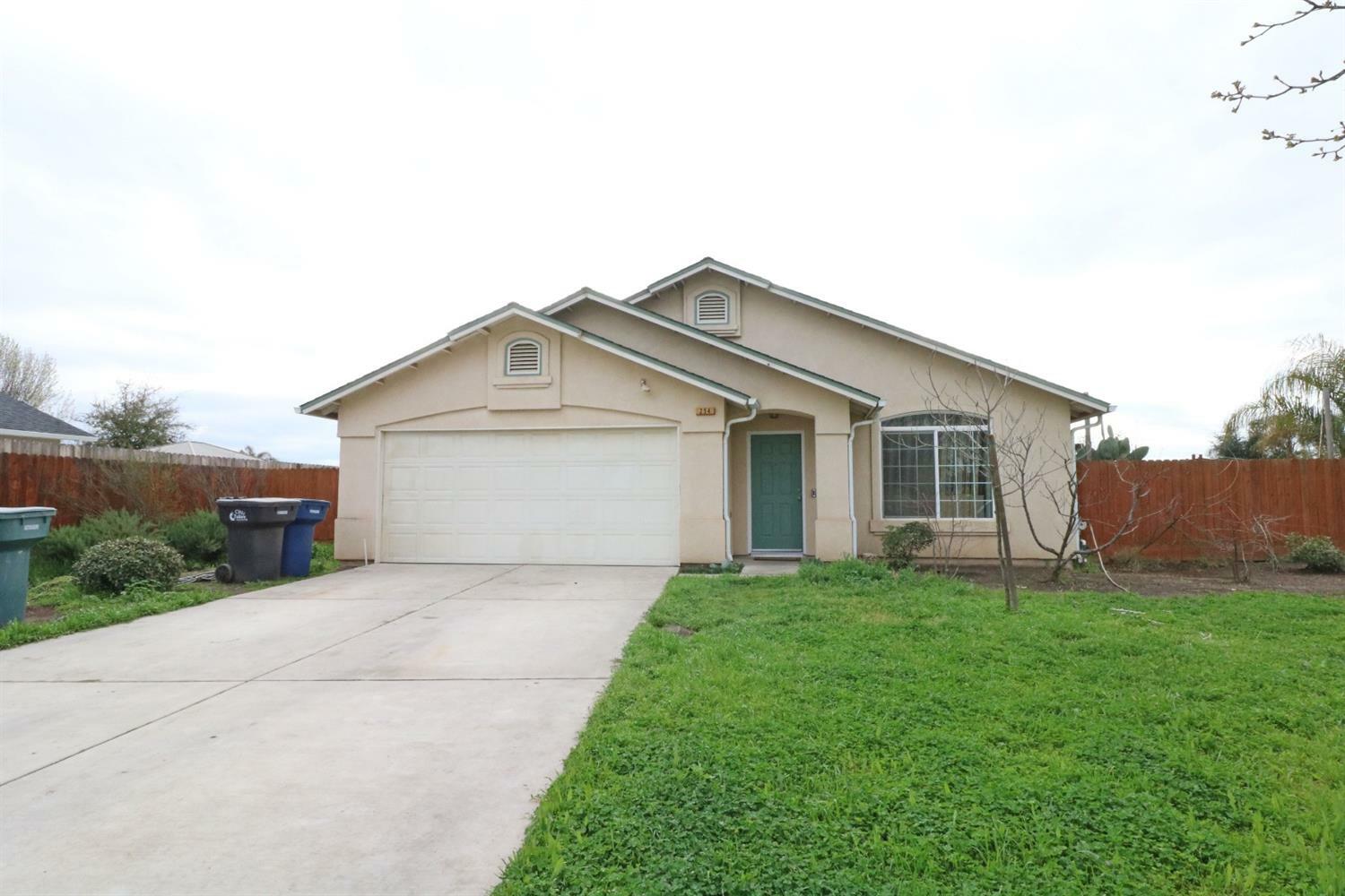 254 Feather Court  Tulare CA 93274 photo