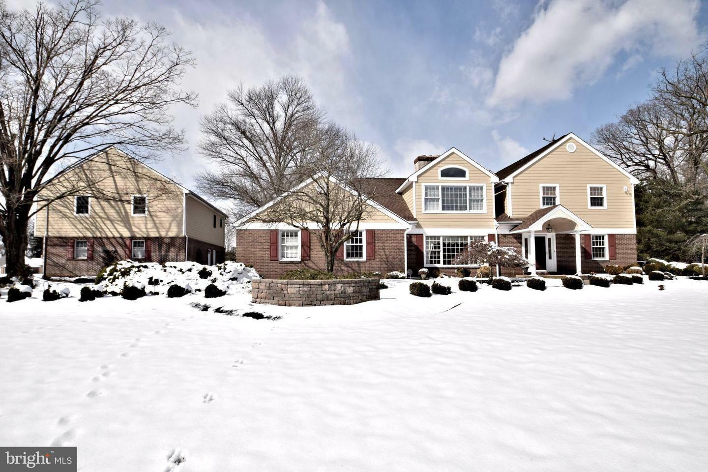 Property Photo:  730 Meadowcreek Circle  PA 19002 