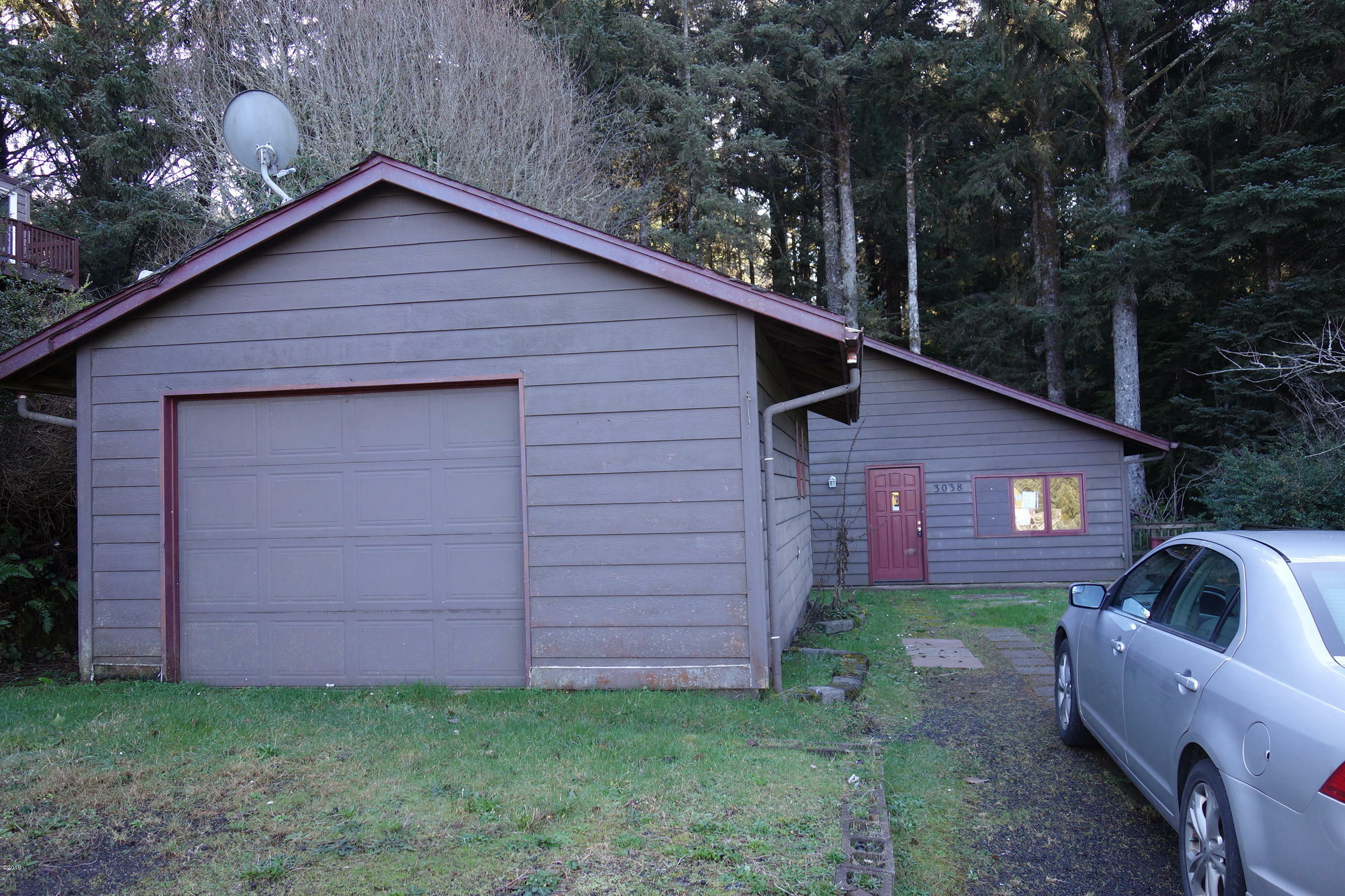 Property Photo:  3038 NE East Line Road  OR 97498 