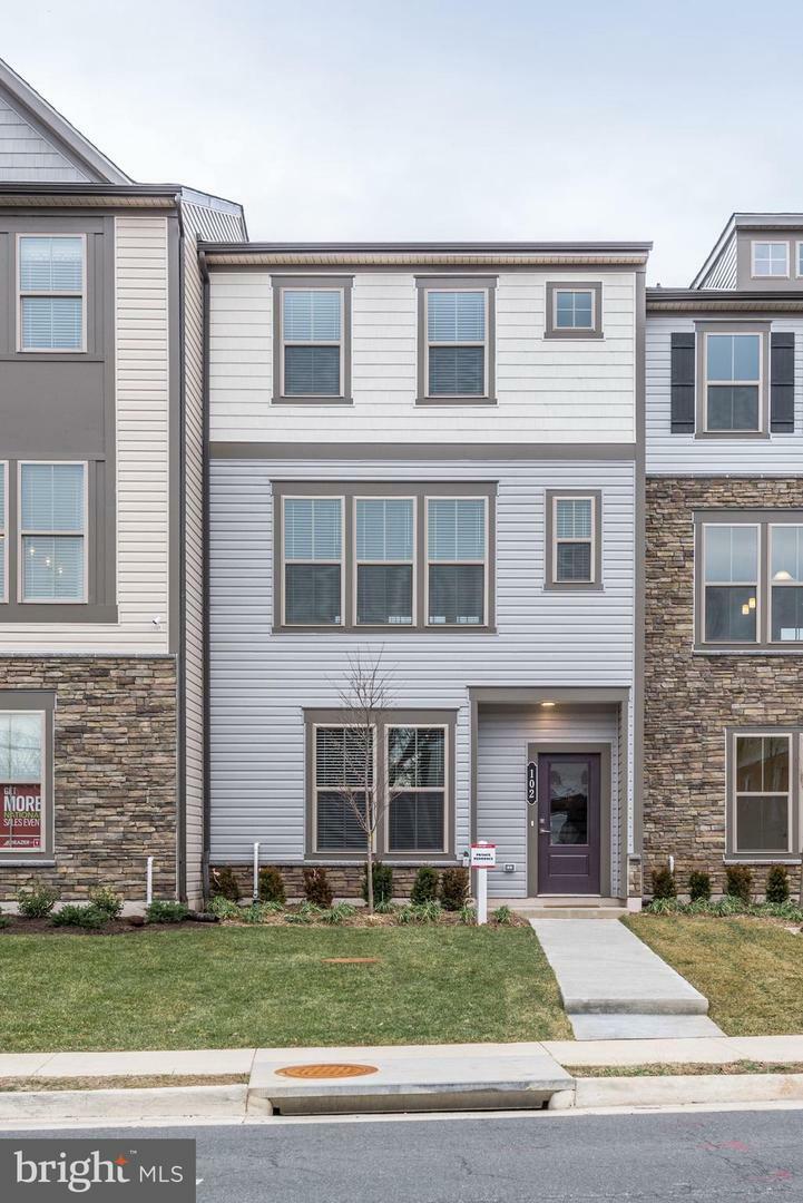 Property Photo: 102 Tolocka Terrace NE VA 20176