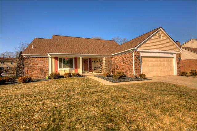 Property Photo:  2373 Palmetto Drive  MI 48085 