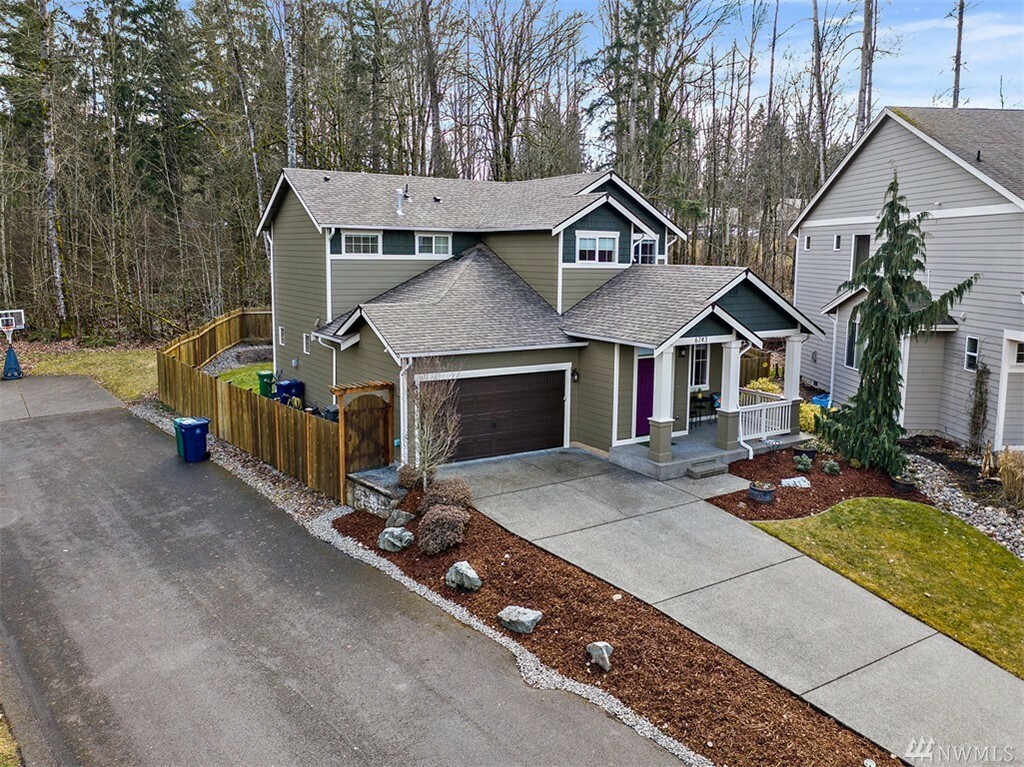 Property Photo:  6743 Elaine Ct SE  WA 98092 