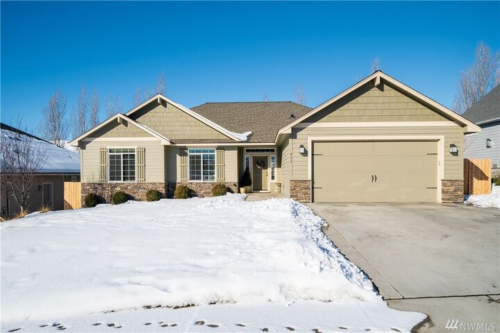 Property Photo:  411 N Wilson  WA 98816 