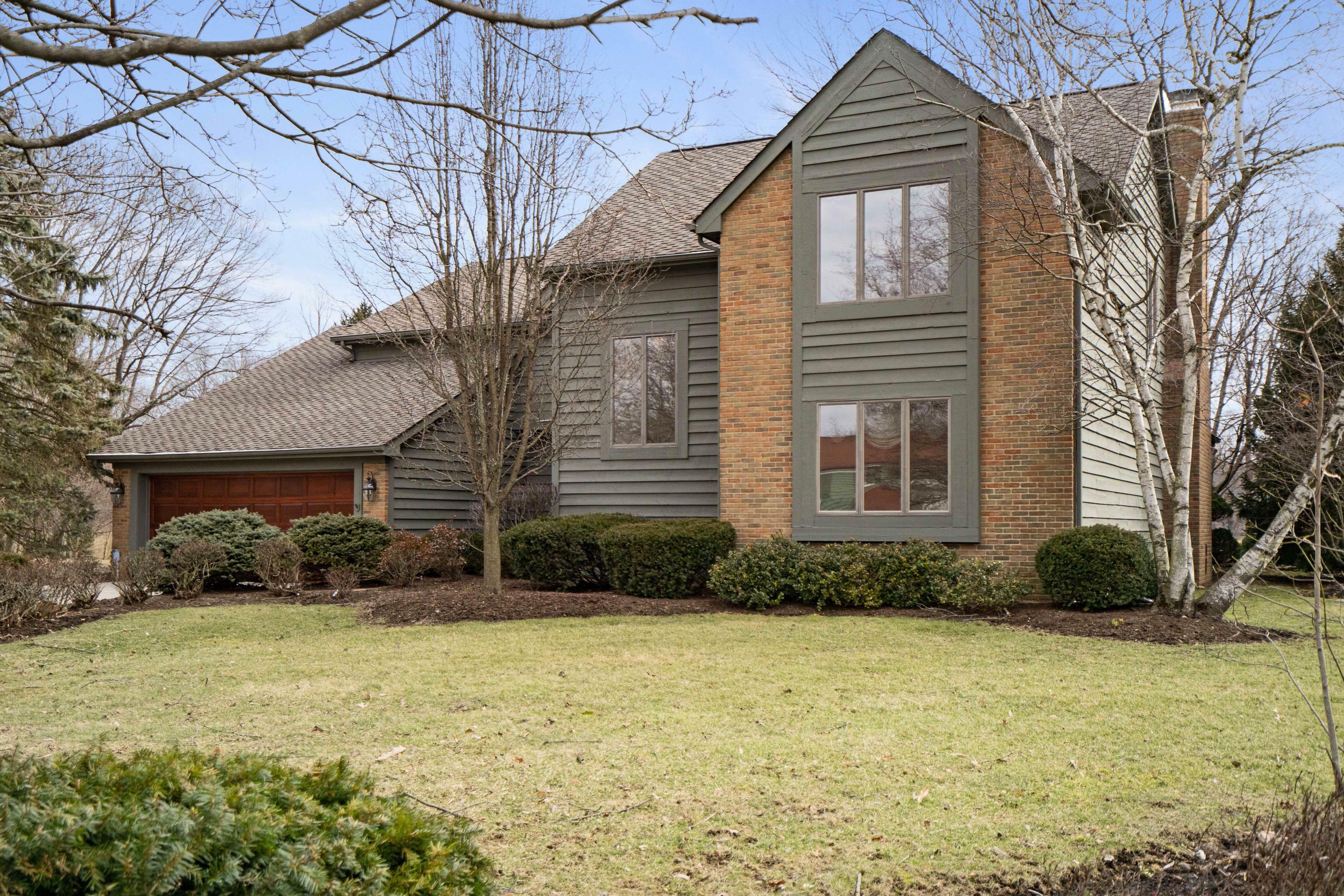 Property Photo:  6984 Lakebrook Boulevard  OH 43235 