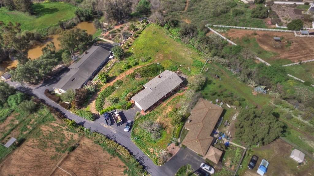 Property Photo: 2622 Arabian Ranch Ln CA 92084
