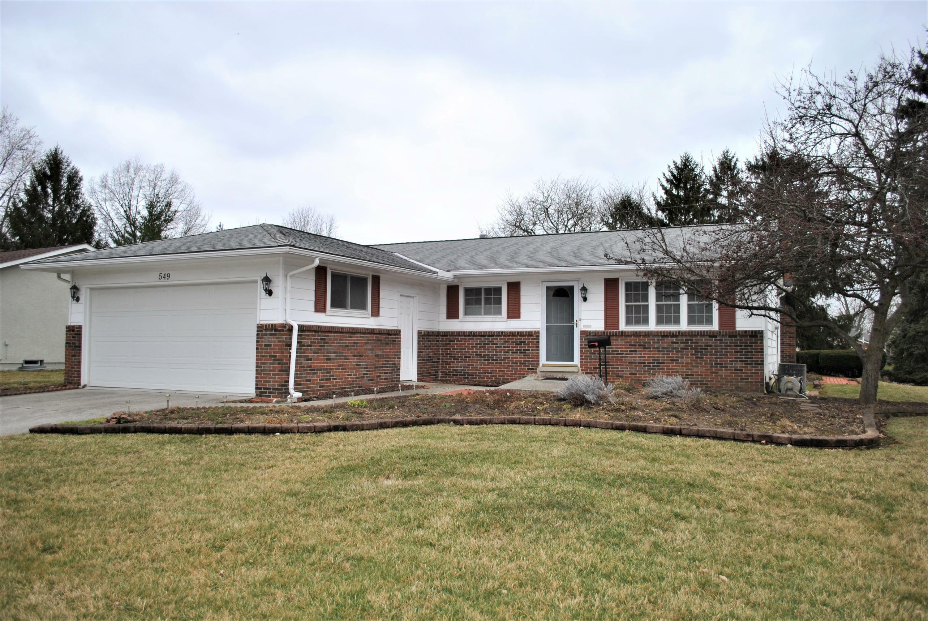 Property Photo:  549 Braxton Place E  OH 43081 