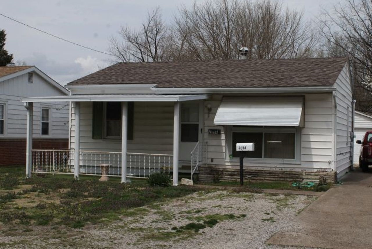 Property Photo:  2054 Shelby Avenue  IN 47714 