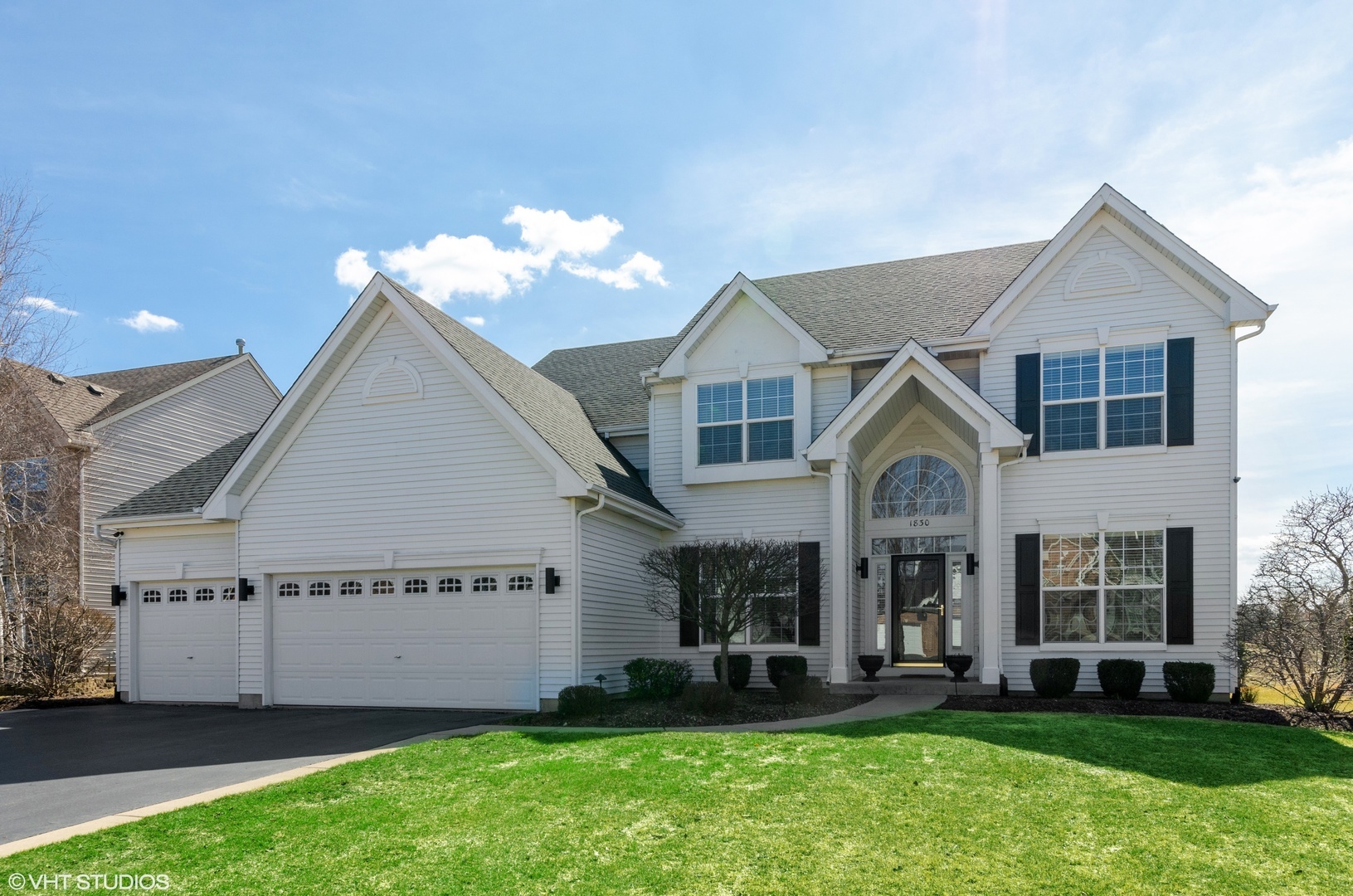 Property Photo:  1830 Moorland Lane  IL 60014 