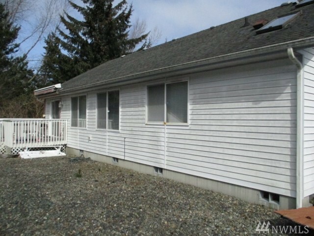 Property Photo:  359 Ponderosa Lp NE  WA 98569 