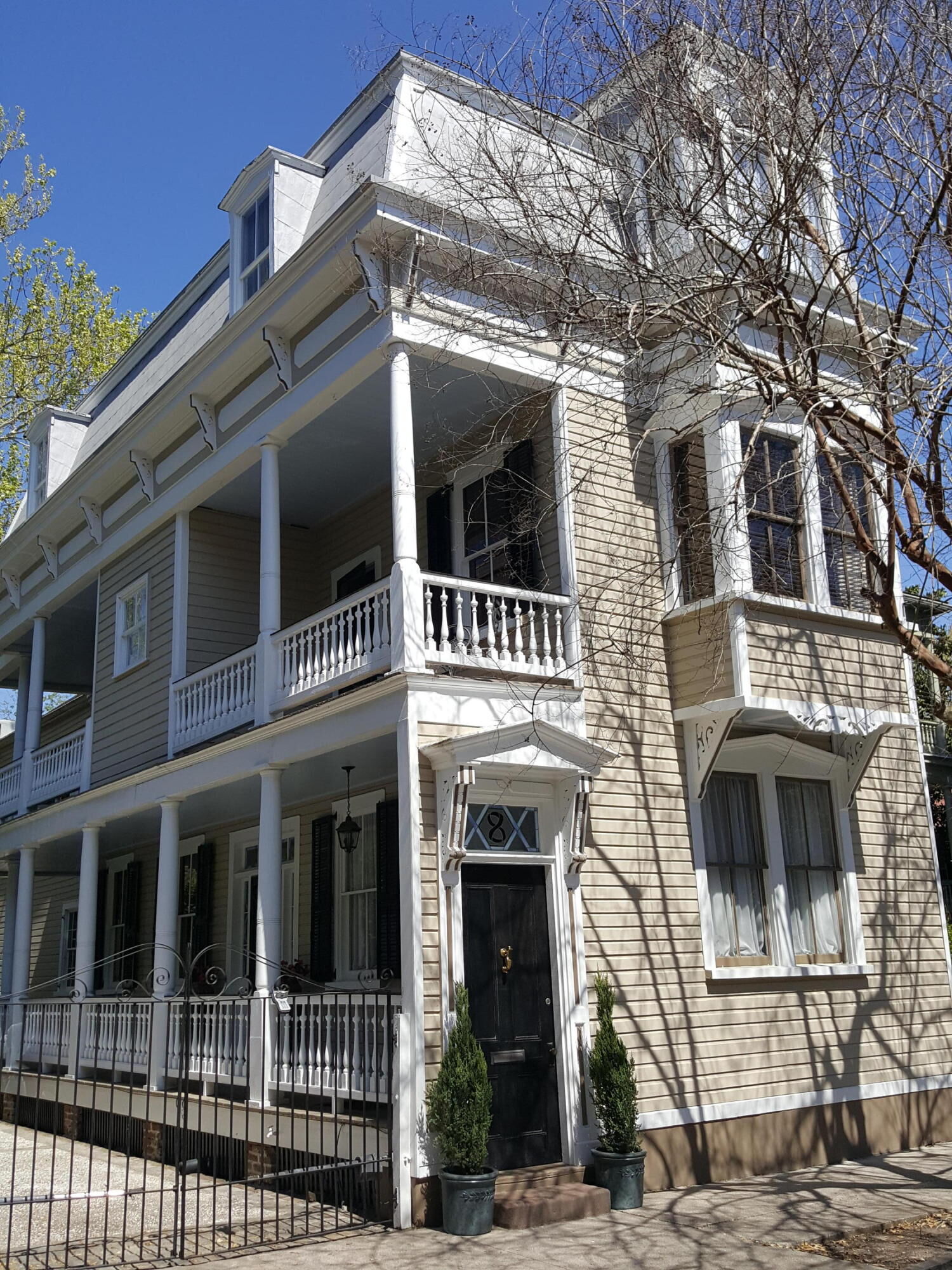 Property Photo:  8 Montagu Street  SC 29401 