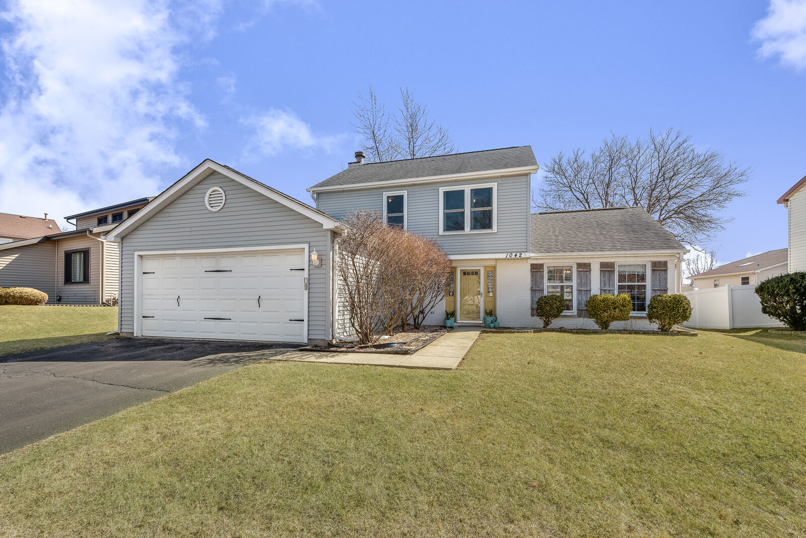 Property Photo: 1042 Bothwell Circle IL 60440
