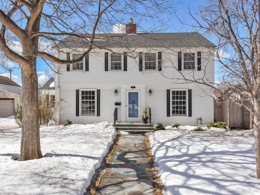 Property Photo:  709 Kenneth Street  MN 55116 